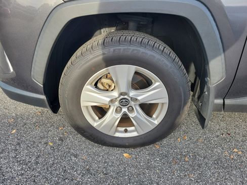 Used 2021 Toyota RAV4 XLE image 27