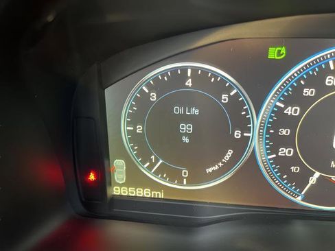 Used 2015 Cadillac Escalade Premium image 5