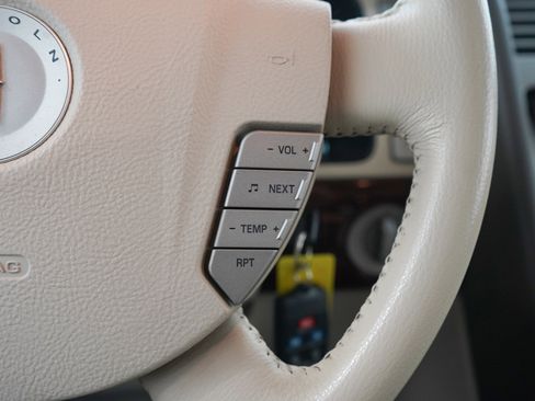 Used 2004 Lincoln Navigator Ultimate AWD/4WD image 29