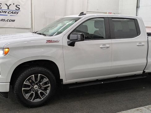 Used 2023 Chevrolet Silverado 1500 RST image 2