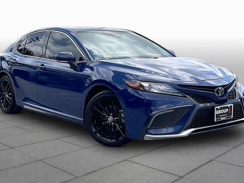 Used 2024 Toyota Camry XSE FWD image 3