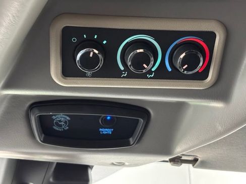 Used 2019 Chevrolet Express 2500 RWD image 31