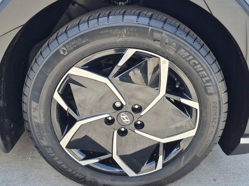 Used 2024 Hyundai Ioniq 5 SEL RWD image 12