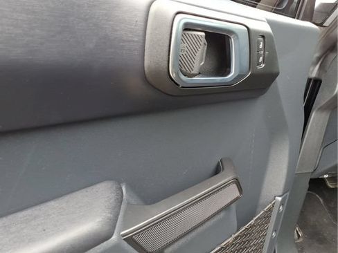 Used 2025 Ford Bronco Outer Banks AWD/4WD image 14