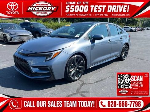 Used 2026 Toyota Corolla SE FWD image 1