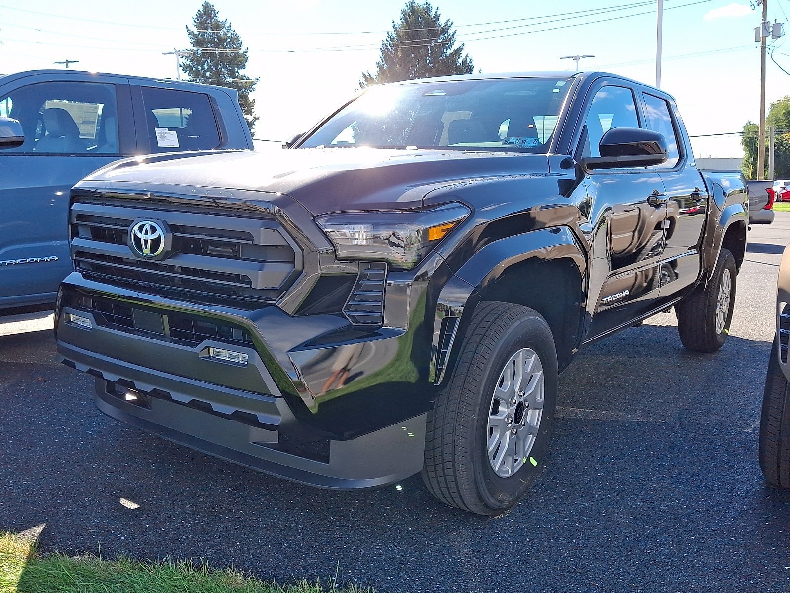 New 2026 Toyota Tacoma SR5 AWD/4WD image 3