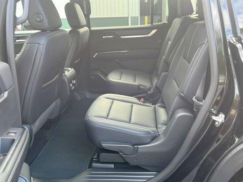New 2026 GMC Acadia Elevation w/ Elevation Premium Package AWD/4WD image 11