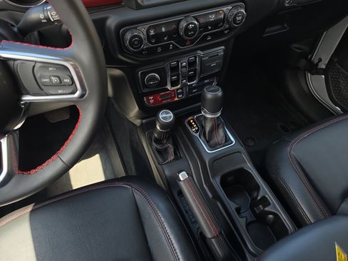 Used 2023 Jeep Gladiator Rubicon w/ LED Lighting Group AWD/4WD image 28