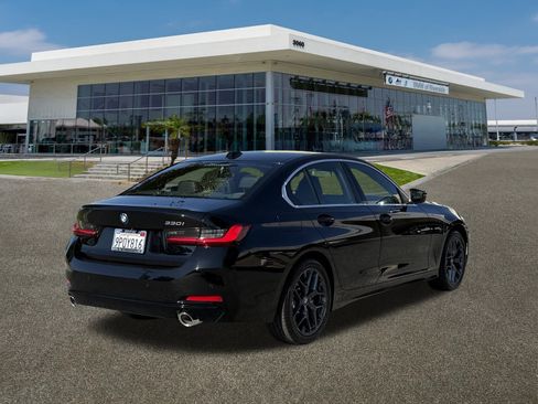 Used 2025 BMW 330i Sedan w/ Convenience Package image 12