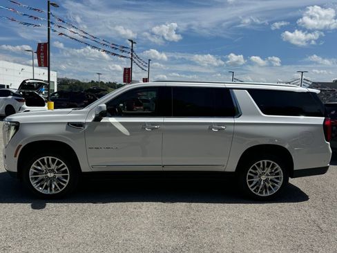Used 2025 GMC Yukon XL Denali w/ Sun & Power Step Package AWD/4WD image 4