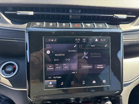 Used 2023 Jeep Grand Cherokee Altitude image 40