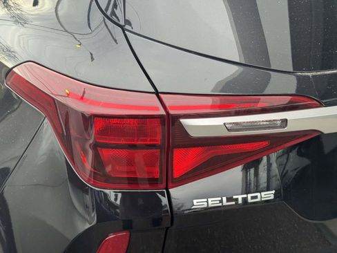 Used 2022 Kia Seltos LX image 9