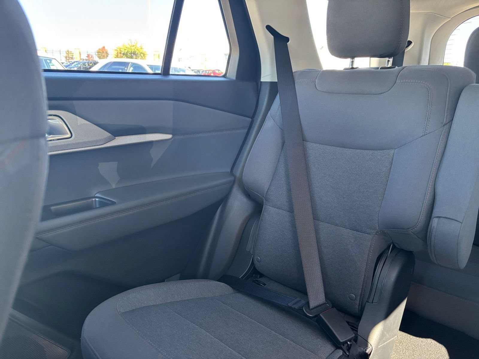 Used 2026 Ford Explorer Active RWD image 34