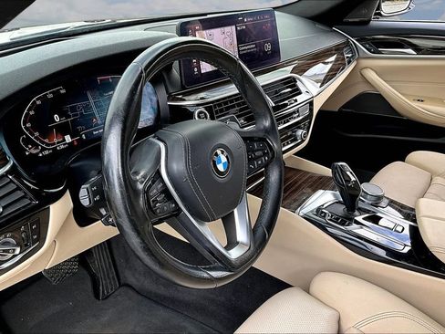 Used 2021 BMW 530i w/ Premium Package RWD image 16