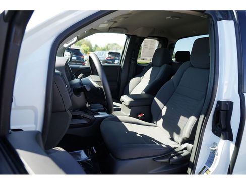 Used 2024 Nissan Frontier S w/ S Utility Package image 12