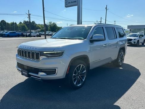 Used 2022 Jeep Wagoneer Series III w/ Premium Group I AWD/4WD image 1