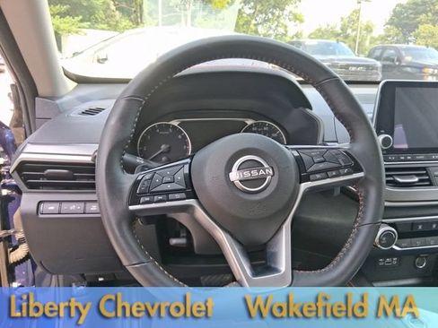 Used 2023 Nissan Altima 2.5 SR AWD/4WD image 19