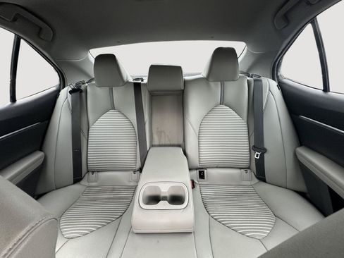 Used 2018 Toyota Camry SE w/ Audio Package FWD image 12