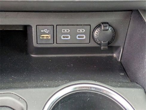 Certified 2023 Toyota Highlander XSE image 25