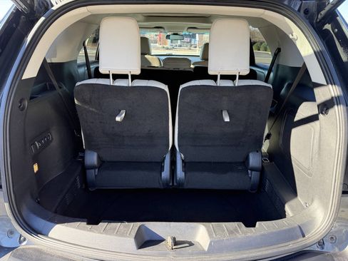 Used 2016 Ford Explorer Platinum image 13