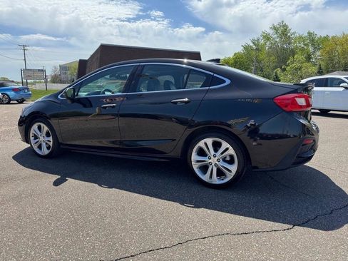 Used 2017 Chevrolet Cruze Premier FWD image 8