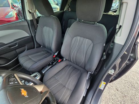 Used 2016 Chevrolet Sonic LT FWD image 10