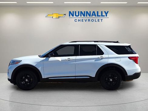 Used 2021 Ford Explorer XLT w/ Equipment Group 202A image 2