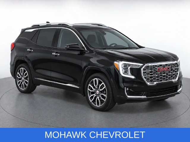 Used 2022 GMC Terrain Denali w/ Denali Premium Package AWD/4WD image 2
