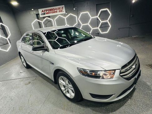 Used 2017 Ford Taurus SE FWD image 8