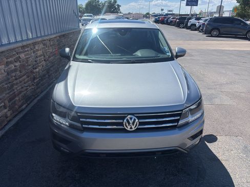 Used 2020 Volkswagen Tiguan SEL AWD/4WD image 3