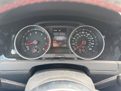 Used 2018 Volkswagen GTI SE FWD image 23