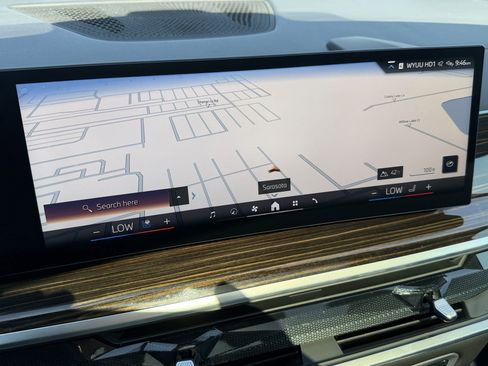 Used 2026 BMW X6 xDrive40i image 27