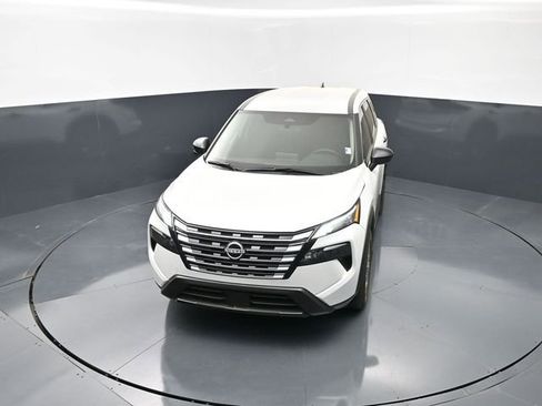 Certified 2025 Nissan Rogue S FWD image 18