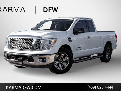 Used 2017 Nissan Titan SV image 1