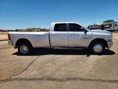Used 2017 RAM 3500 Big Horn RWD image 4