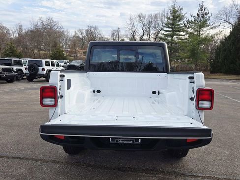 New 2026 Jeep Gladiator Sport image 13