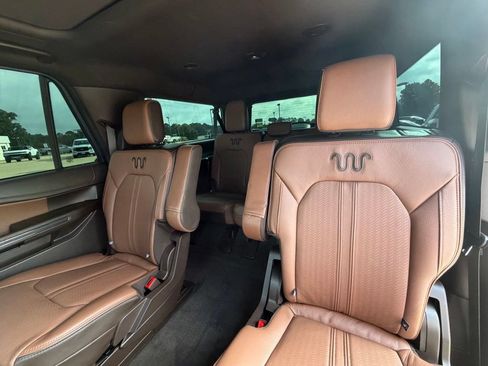 Used 2024 Ford Expedition Max King Ranch RWD image 18