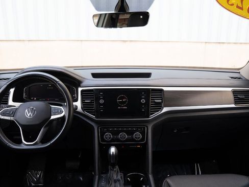 Used 2023 Volkswagen Atlas SE w/ Panoramic Sunroof Package image 35