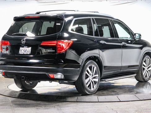 Used 2017 Honda Pilot Touring image 4