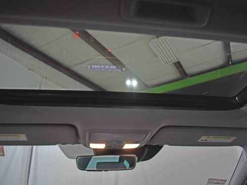 Used 2018 Honda Accord Touring image 29