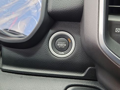 Used 2019 RAM 1500 Big Horn AWD/4WD image 22