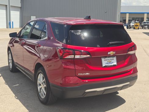 Used 2024 Chevrolet Equinox LT FWD image 5