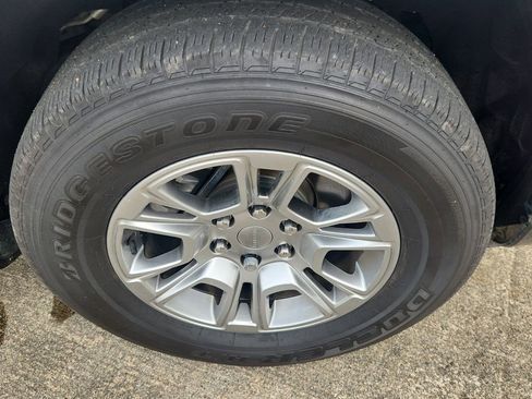 Used 2023 Jeep Wagoneer 4WD image 9