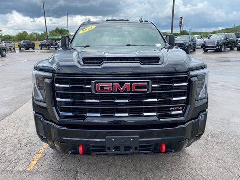 Used 2024 GMC Sierra 2500 AT4 w/ AT4 Premium Plus Package AWD/4WD image 9