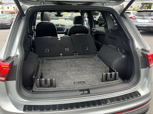 Used 2023 Volkswagen Tiguan SE R-Line AWD/4WD image 8