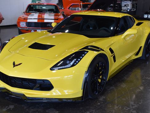 Used 2017 Chevrolet Corvette Grand Sport w/ Z07 Performance Package RWD image 4
