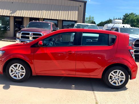 Used 2020 Chevrolet Sonic LT image 4