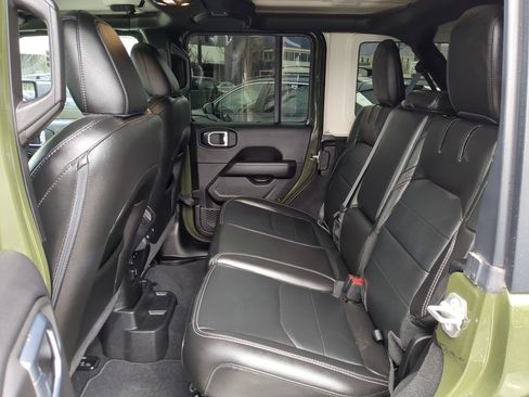 Used 2022 Jeep Wrangler Unlimited Sahara image 29