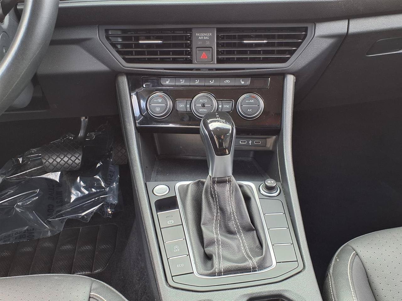 Used 2024 Volkswagen Jetta SE FWD image 14