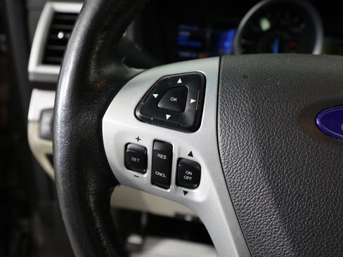 Used 2014 Ford Explorer XLT w/ Equipment Group 202A FWD image 32